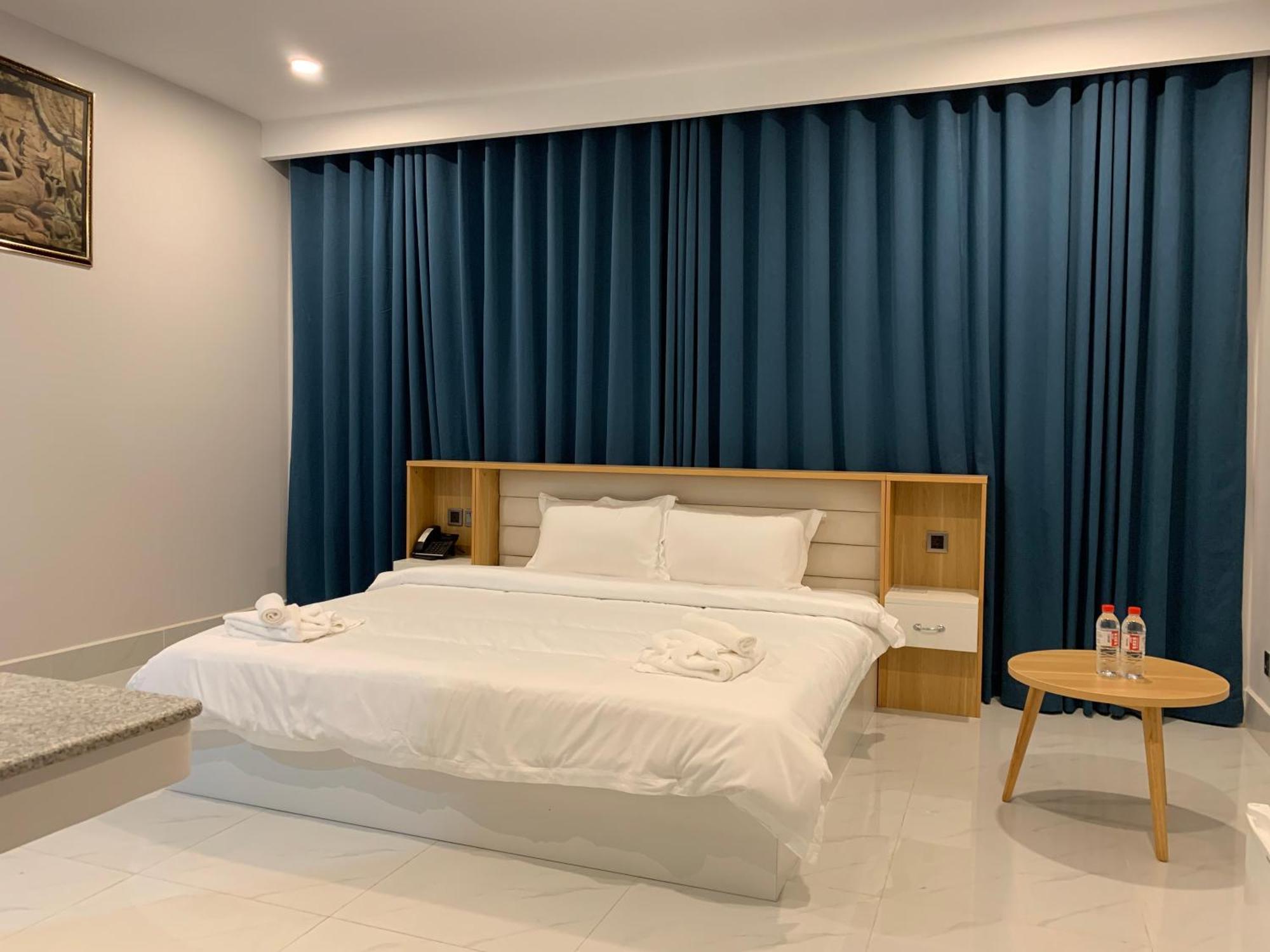 Nico'S Hotel And Skybar Siem Reap Exterior photo